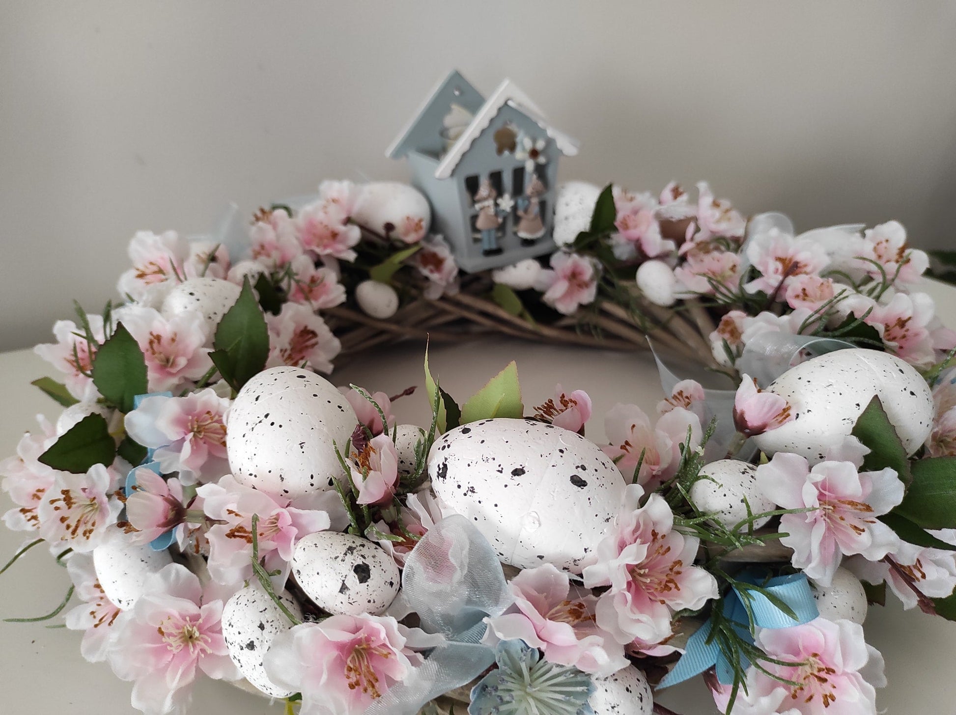 Dirbtinių gėlių Velykų vainikas - Septynios gėlės